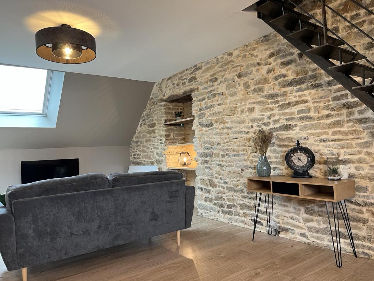 De Tourisme  Les Pierres De Symphorien - Parking Gratuit Appartement